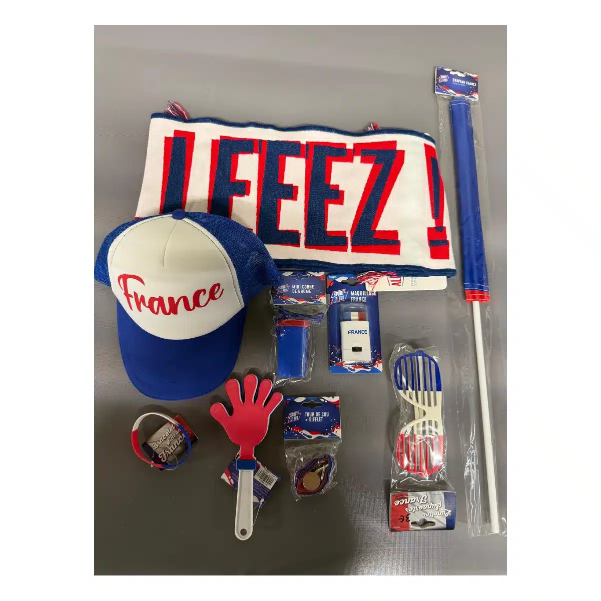 8090000777002 Kit supporter France 9 pièces - Drapeau, écharpe, casquette & accessoires Coupe du Monde 2026 – Image 1